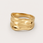 Vollständige Produktansicht des Onde Sculptural Rings